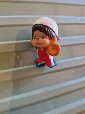 Figurine kiki base ball 1979 vintage