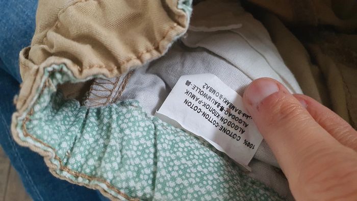 Pantalon benetton 12 mois en très bon état - photo numéro 3