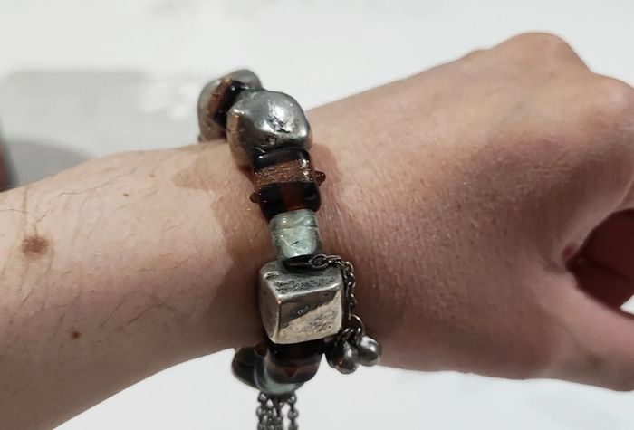 Lot 2 bracelets à breloques - photo numéro 3