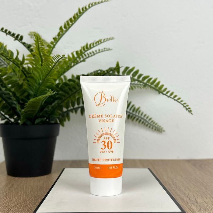 Crème solaire visage Belle - SPF 30 haute protection - photo numéro 1