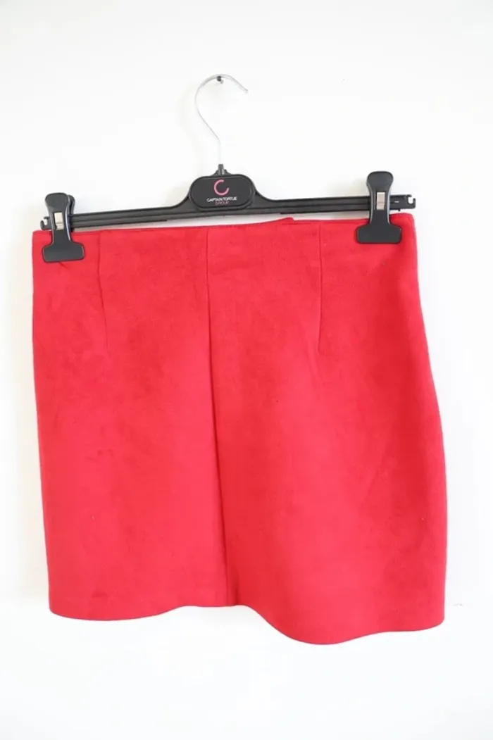 C40 jupe rouge bershka S - photo numéro 2