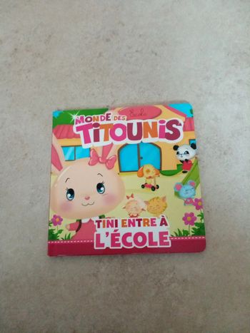 Livre monde des titounis