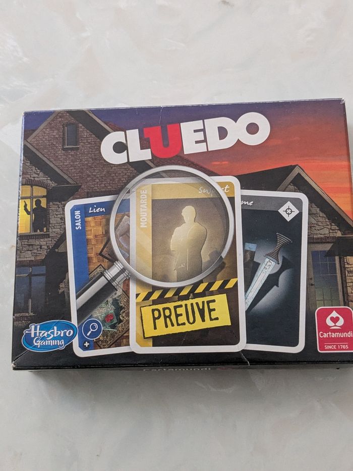 Jeu de société Cluedo. À partir de 8 ans - photo numéro 2