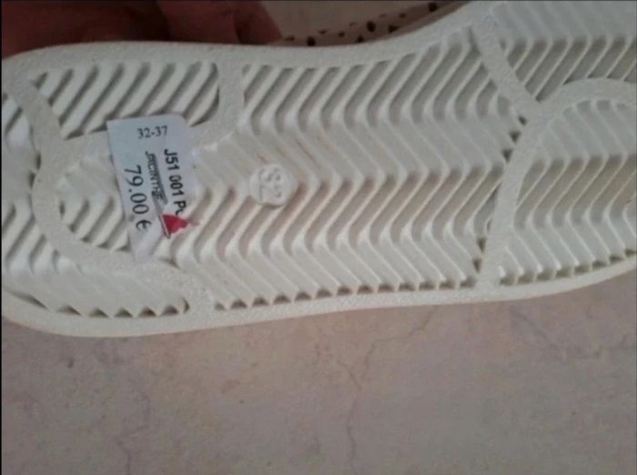 Chaussures neuves 32