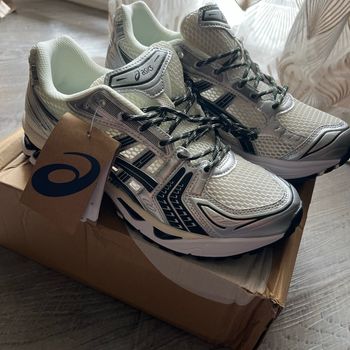 Asics kayano avec 3 lacet intégré