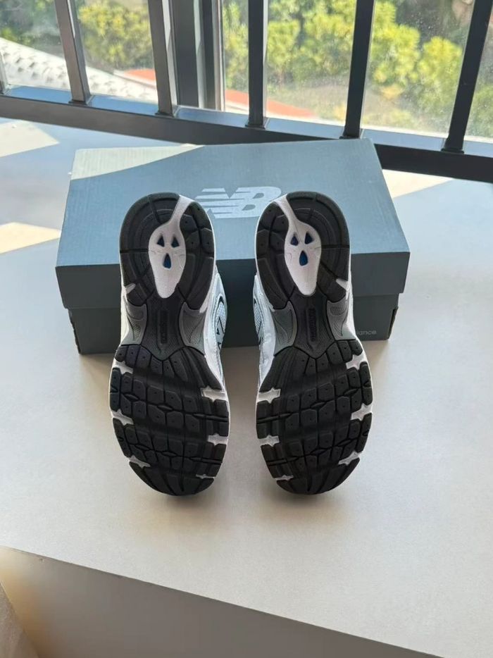 New Balance 530 White Silver Navy- Taille 40.5 - photo numéro 7