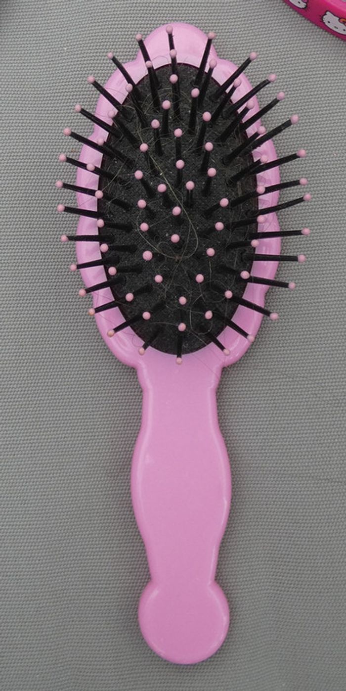 Lot de jolis accessoires Hello Kitty - photo numéro 3