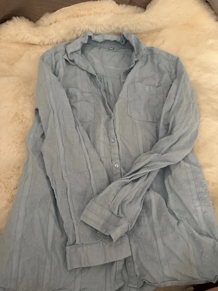 Blouse bleue taille 46 mais taille petit - photo numéro 2