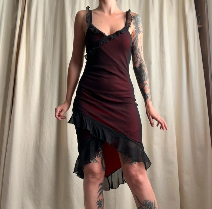 Robe asymétrique mesh volants burgundy Goth 90s vintage - Taille S - photo numéro 7