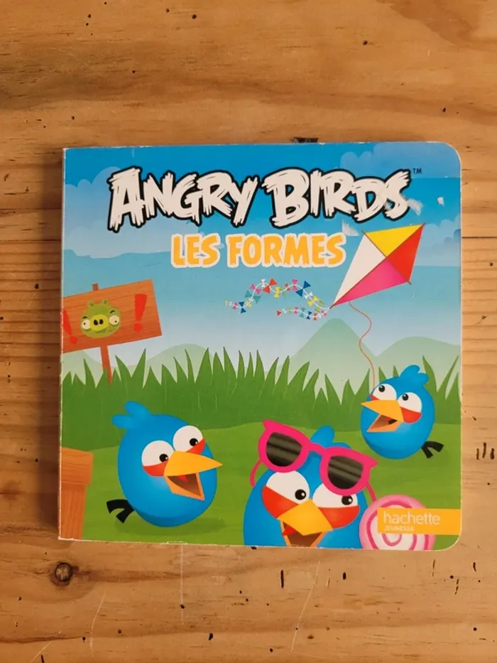 Livre cartonné Angry Birds sur les formes