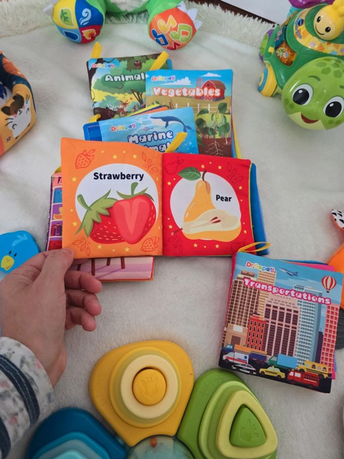 0_24 mois Lot  -60% 12 jouets eveil bébé peluches musicales livres et tortue pousse pousse - photo numéro 8