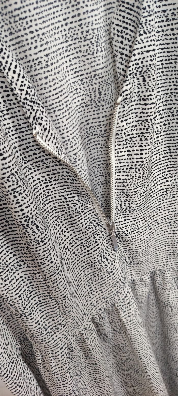 Robe noire et blanche - photo numéro 4