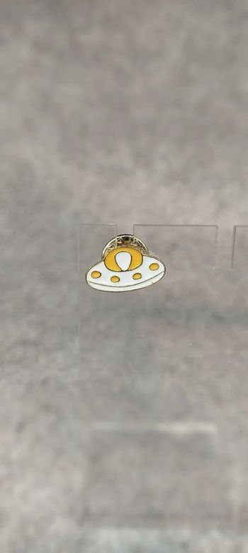 🍄 mini pin's soucoupe volante