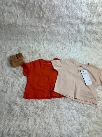 👕 Lot de 2 t-shirts Primark – Taille 3-6 mois
