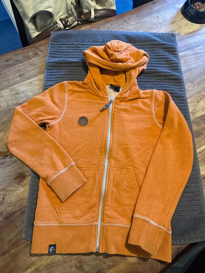 Pull orange