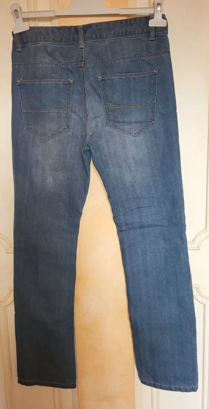 Jeans tape à l'oeil - photo numéro 2