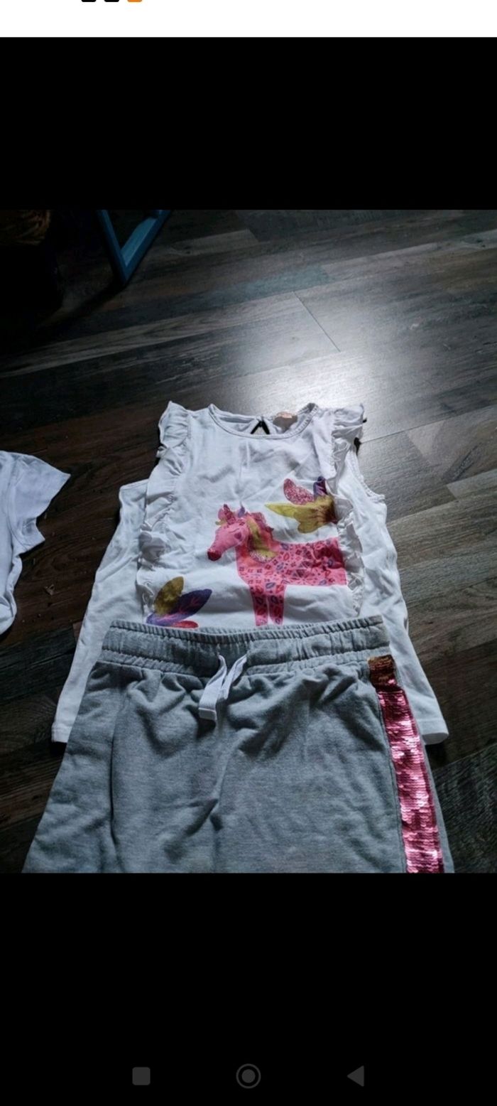 Lot vêtements fille 8 ans - photo numéro 4