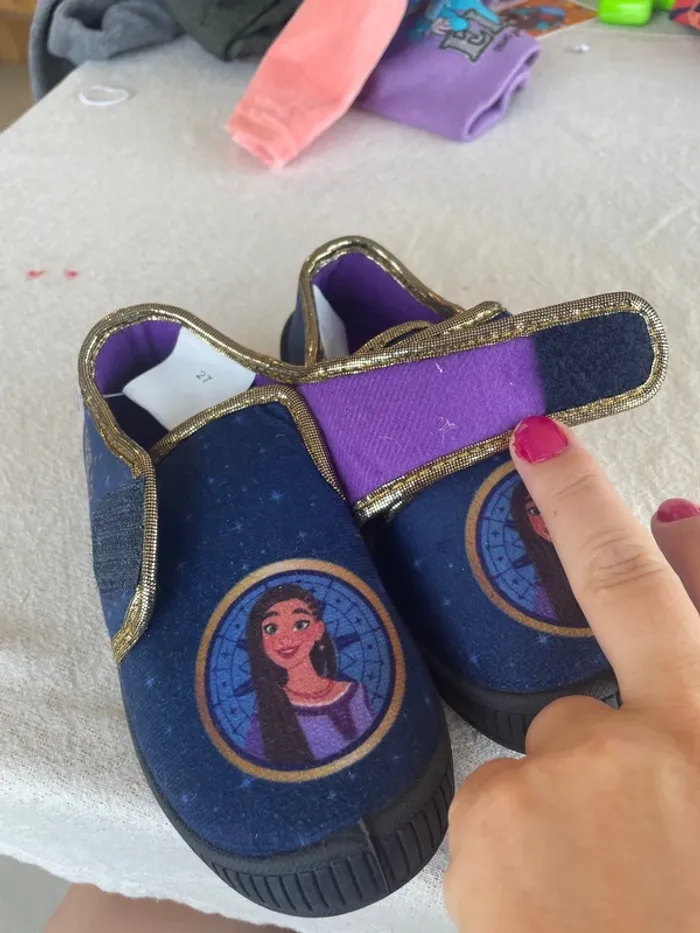 Chaussons, Disney, wish 27. Neuf. - photo numéro 4