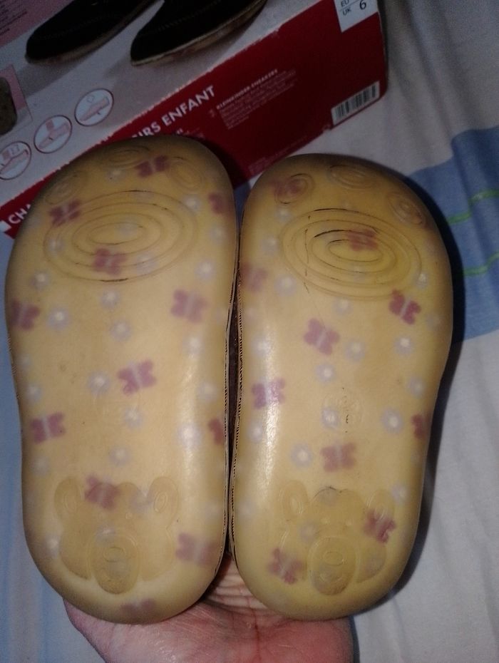 Chaussures de loisirs enfant Pointure 23 comme neuve - photo numéro 5