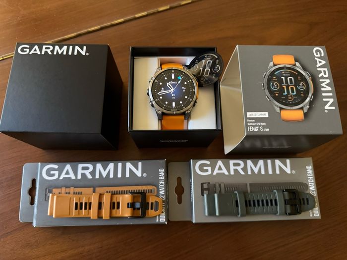 Montre connectée Garmin fenix 8 47 mm AMOLED saphir titane orange étincelant graphite - photo numéro 9