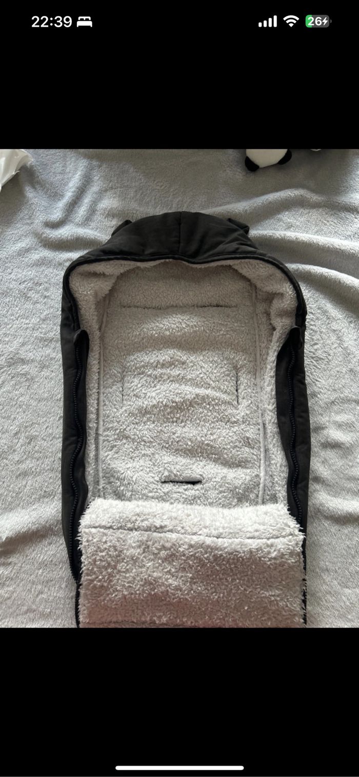 Chancelière coque et poussette chaude - photo numéro 3