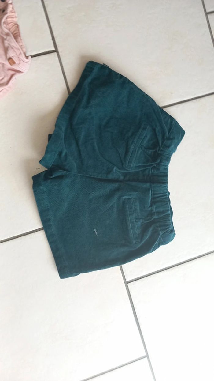 Jupe short velours verte sapin okaidi 8 ans tbe - photo numéro 2