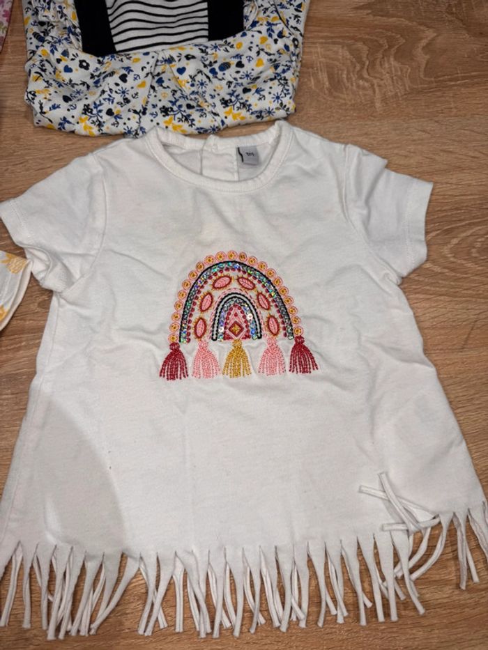 🌷Lot de 6 hauts manches courtes bébé fille taille 6 mois🌷 - photo numéro 5