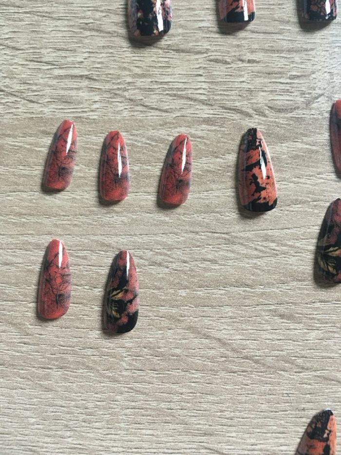 Faux-ongles / Press on nails x24 NEUFS motifs d’Automne forme amande - photo numéro 4