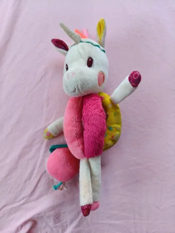 Petite peluche lilliputiens Louise la licorne blanche rose