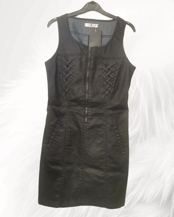 Robe cache-cache zippée noire t. 38