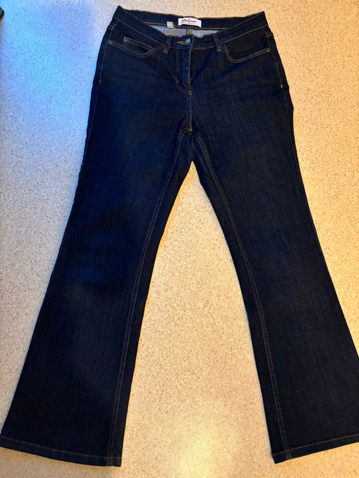 Jean bootcut taille courte - photo numéro 2