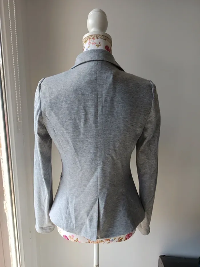 Veste grise - photo numéro 3