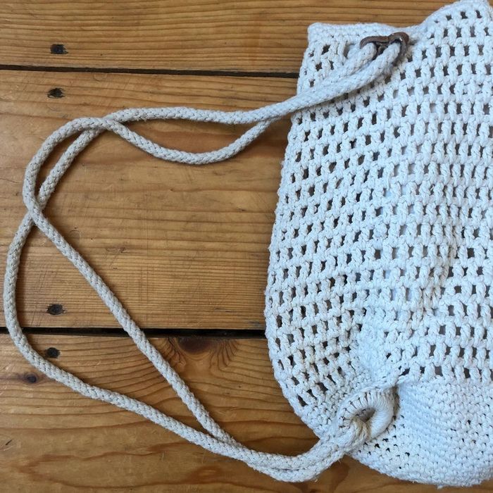 Sac en crochet bohème porté épaule - photo numéro 3
