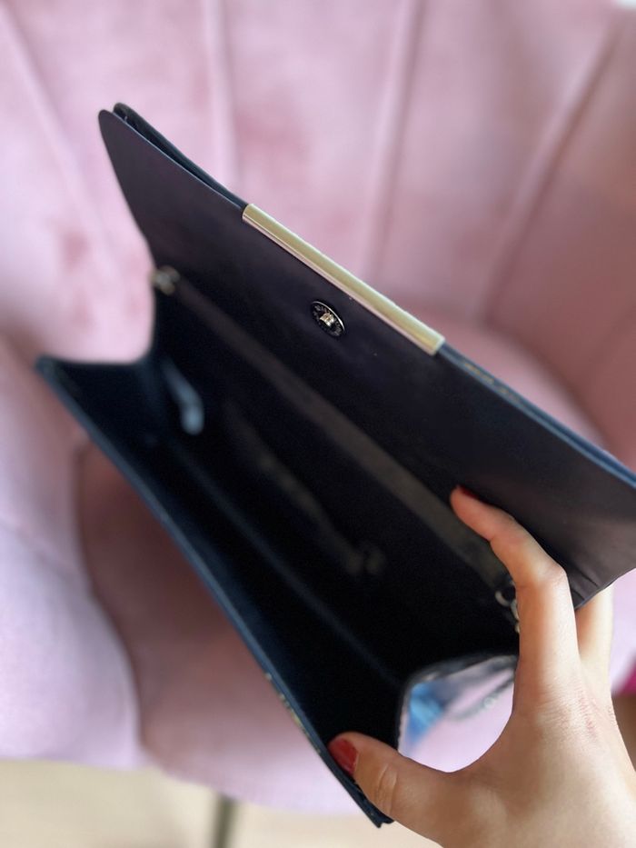 ✨ Pochette élégante MENBUR bleu nuit + chaîne argentée ✨💙 - photo numéro 5
