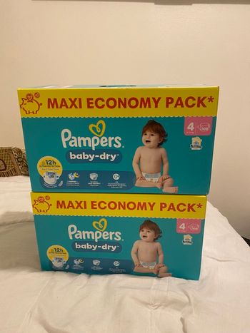 Deux carton de couches Pampers taille 4 normal 