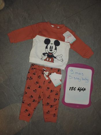 ensemble mickey disney baby taille 9 mois neuf