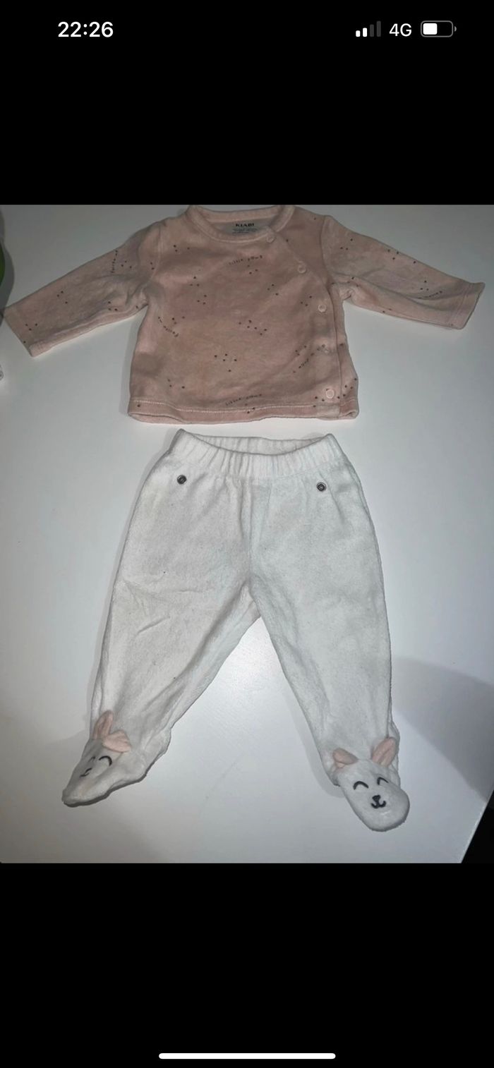 Pyjama velours 2 pièces taille 3 mois - photo numéro 4