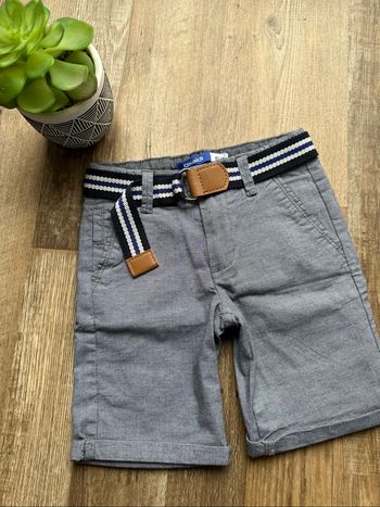 - Short Okaidi        - 5 ans - Neuf sans étiquette