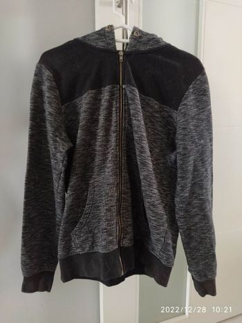 Sweat zippé à capuche