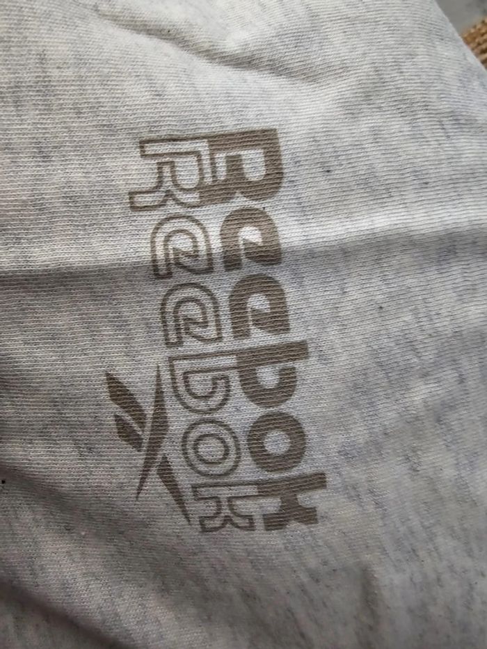TEE shirt rebook neuf xs - photo numéro 11