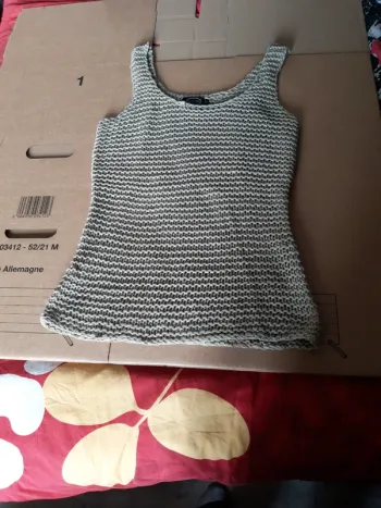 Joli haut à bretelles taille 38