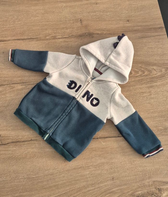 Gilet chaud / veste à capuche 12 mois - photo numéro 1