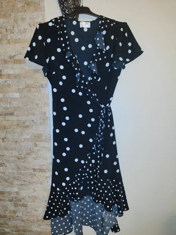 Robe noire à pois blancs cache cœur