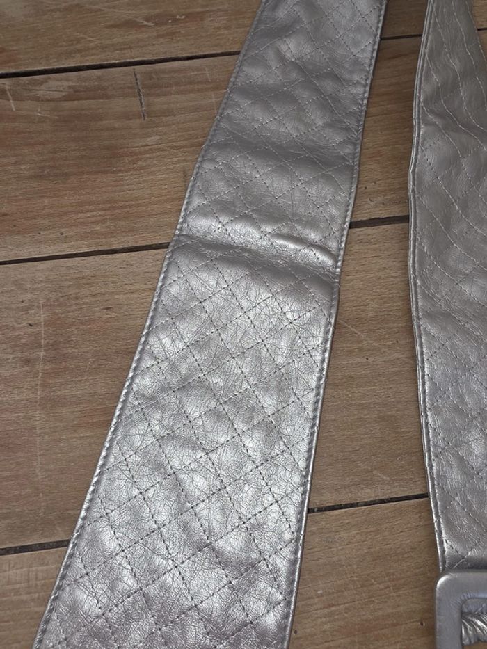 Ceinture argentée asymétrique – style rock – 112 cm – sans trous - photo numéro 3