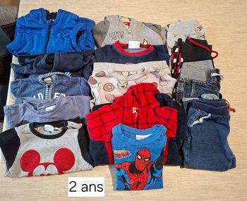Lot vêtements disney