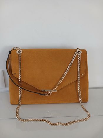 Sac à main San Marina – Daim Moutarde & Chaîne Dorée