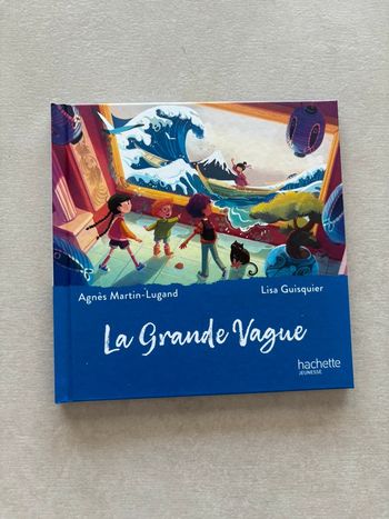 Livre neuf « la grande vague » hachette jeunesse