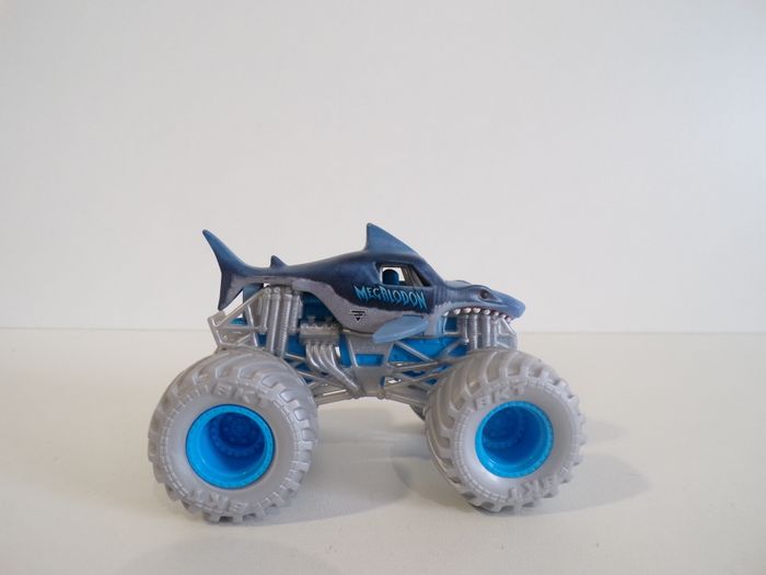 Monster trucks - Monster Jam - Mégalodon (J14) - photo numéro 3
