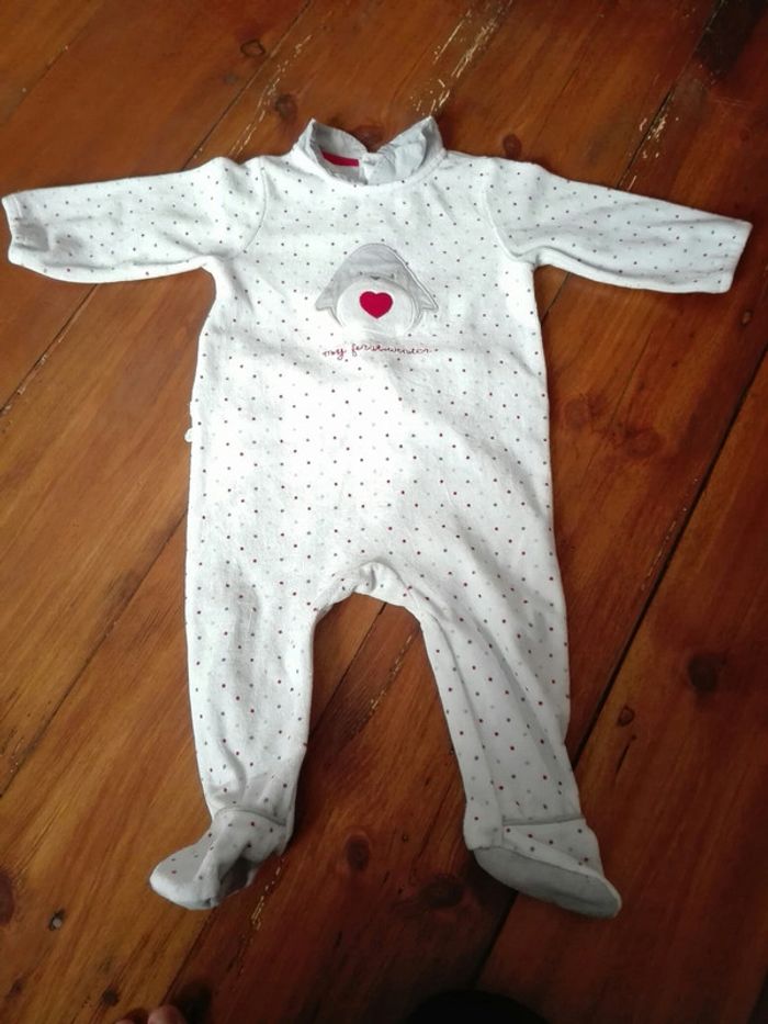 Pyjama blanc pois rouge et gris col claudine pingouin