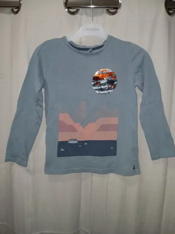 💙 T-shirt manches longues Okaïdi taille 8 ans 128 cm.